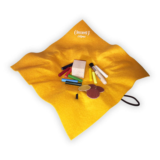 Seccorell Liliput „Sonnengelb“ geöffnet – enthält 8 kleine Farbstäbchen, Reibering, Reinigungsbürstchen und Radierstift, ideal zum Verschenken und für kreative Anwendungen.