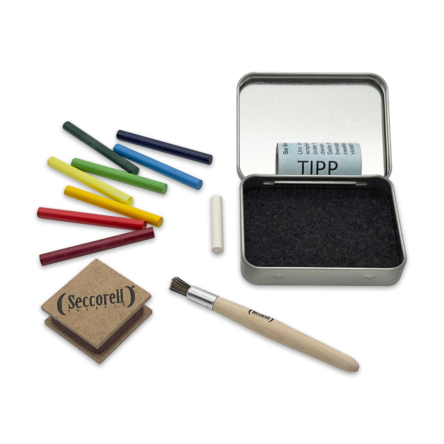 Seccorell Pocket "Hase", zeigt alle Utensilien für die Maltechnik, einschließlich 8 Farbstäbchen, Reibeblock, Reinigungsbürste, Radierer in einer praktischen Metallbox mit Filzeinlage.