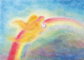 Engelsfigur, die auf einem Regenbogen schwebt, in sanften Farben mit der Seccorell Finger-Wischmaltechnik dargestellt auf der Postkarte „In Liebe getragen“ von Andrea Reiß