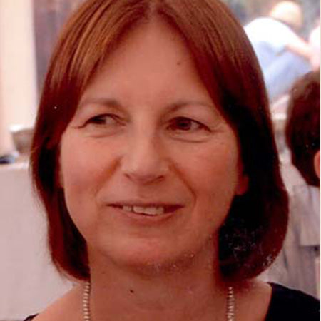 Claudia Kinzler, Gründerin, verantwortlich für Produktentwicklung und Qualitätssicherung im MeiArt Team.