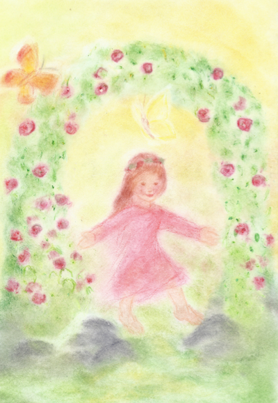 Grußkärtchen "Rosentor" (Mädchen) in Seccorell Technik, verträumte Darstellung eines tanzenden Mädchens umgeben von Blumen und Schmetterlingen.